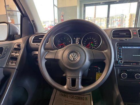 Used 2012 Volkswagen Golf 4-Door FWD image 12