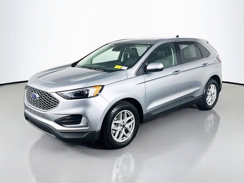 Used 2024 Ford Edge SEL image 3