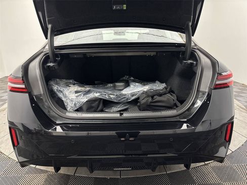 New 2026 BMW i5 w/ Executive Package AWD/4WD image 21