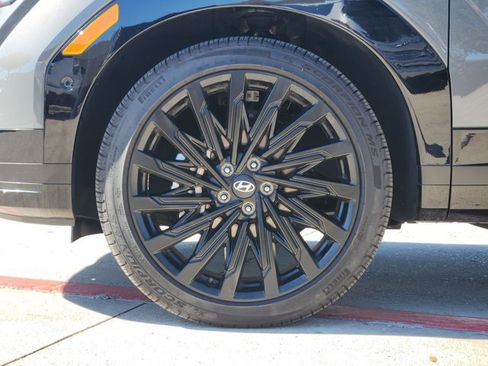 Used 2025 Hyundai Santa Fe Calligraphy image 11