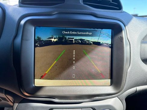 Used 2023 Jeep Renegade Trailhawk AWD/4WD image 21