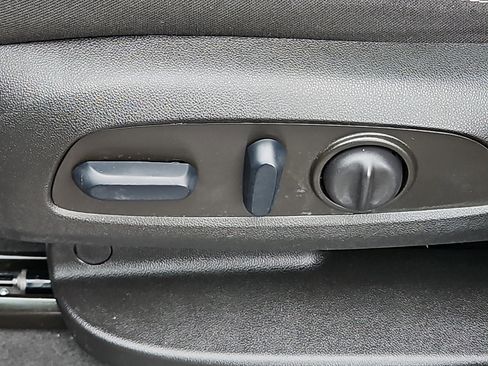 Certified 2023 GMC Terrain SLE w/ Driver Convenience Package image 25