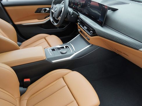 Used 2025 BMW 330i Sedan RWD image 10