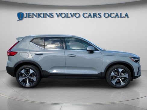 New 2025 Volvo XC40 B5 Core w/ Protection Package Premier image 8