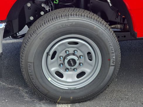 New 2026 Ford F250 XL w/ FX4 Off-Road Package image 12