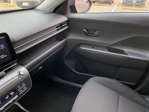 Used 2025 Hyundai Kona SEL image 36