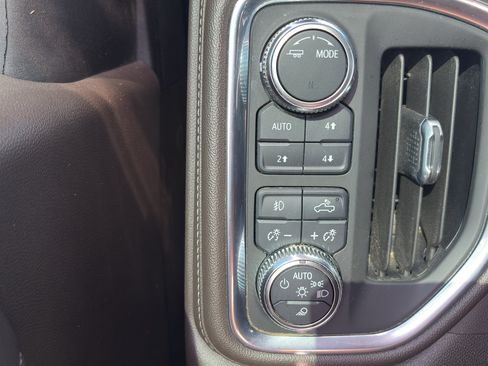 Used 2021 GMC Sierra 1500 SLT w/ SLT Premium Plus Package AWD/4WD image 29