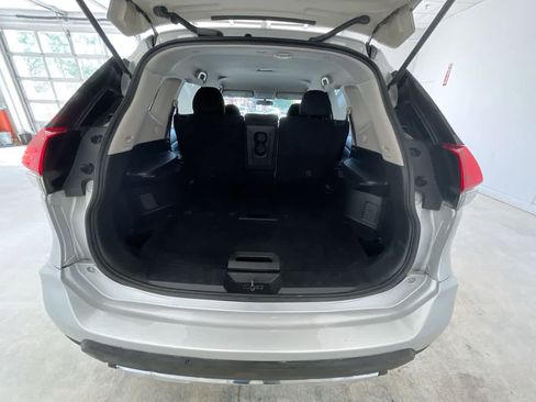 Used 2017 Nissan Rogue SV AWD/4WD image 22