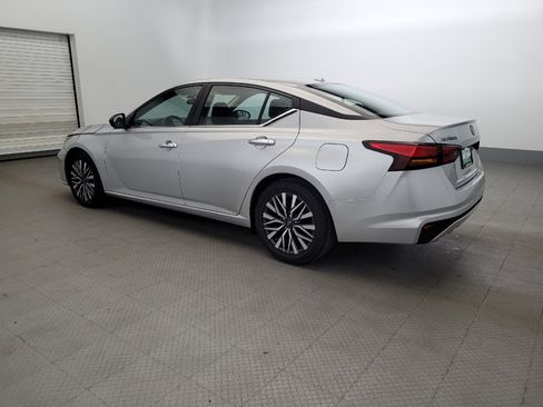 Used 2025 Nissan Altima 2.5 SV FWD image 3