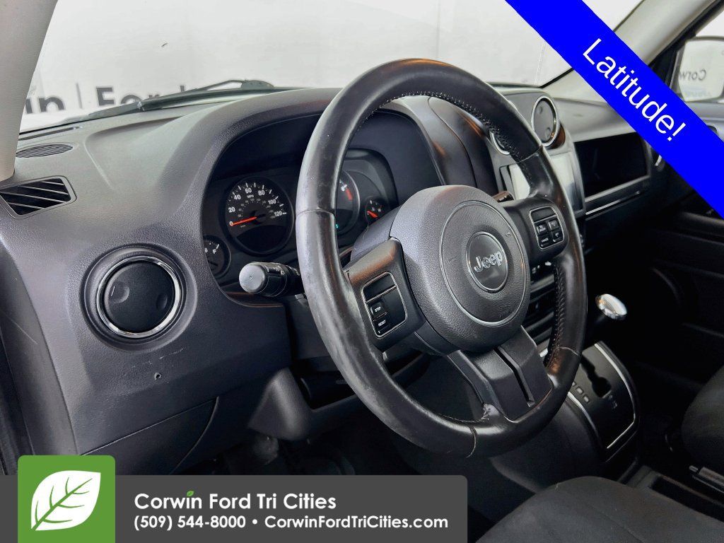 Used 2011 Jeep Patriot Latitude AWD/4WD image 3