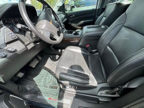 Used 2019 Chevrolet Suburban LT image 10