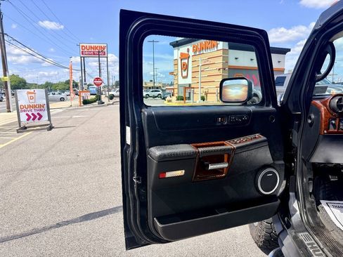Used 2005 HUMMER H2 w/ Preferred Equipment Group AWD/4WD image 14