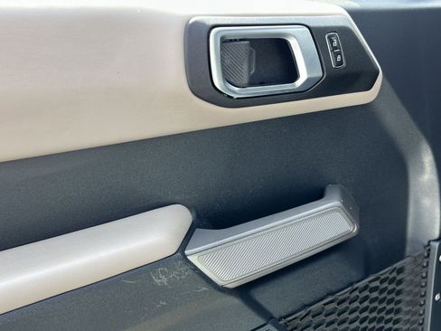 Used 2023 Ford Bronco Wildtrak image 23