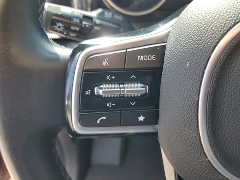 Used 2022 Kia Carnival SX image 17