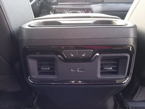 Used 2025 Chevrolet Silverado 2500 ZR2 w/ Technology Package image 18