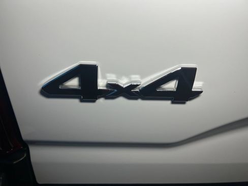 Used 2023 Toyota Tacoma SR w/ SR Convenience Package AWD/4WD image 18