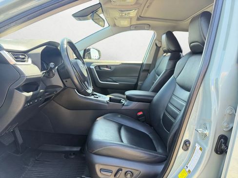 Used 2023 Toyota RAV4 XLE Premium image 11