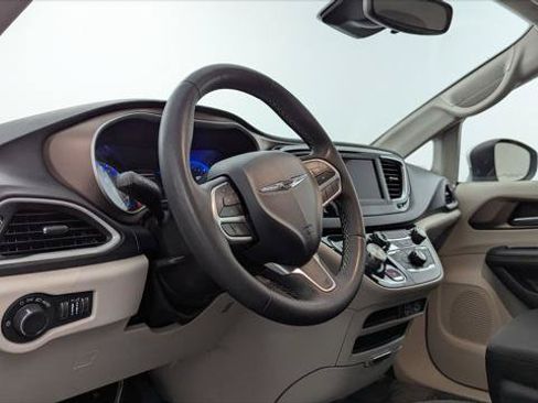Used 2023 Chrysler Voyager LX FWD image 24