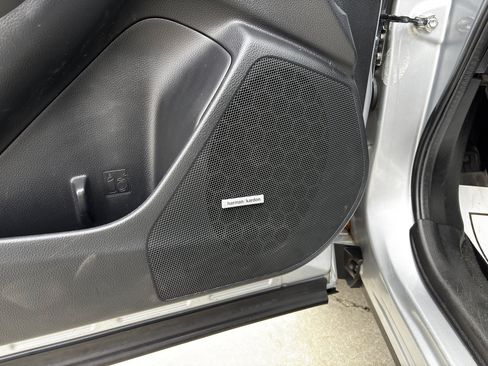 Used 2017 Subaru Forester 2.5i Limited image 20