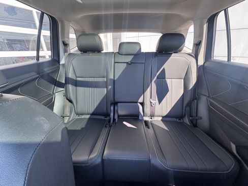 Used 2023 Volkswagen Tiguan SE image 22