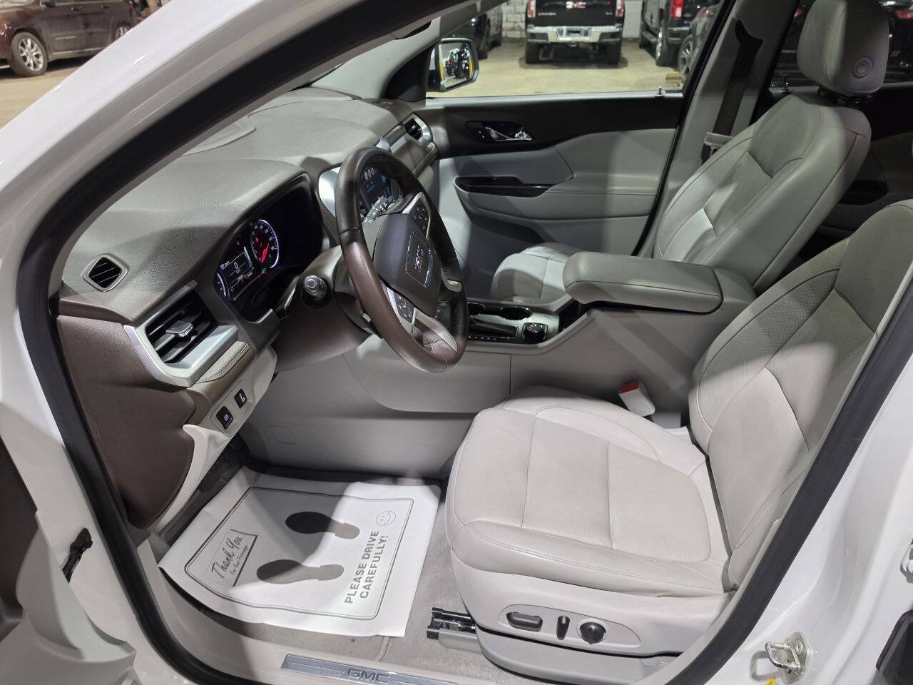Used 2017 GMC Acadia SLT w/ LPO, Floor Liner Package AWD/4WD image 24