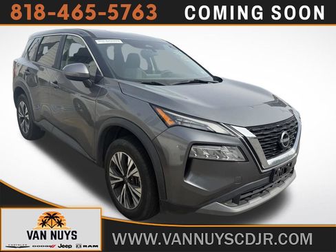 Used 2023 Nissan Rogue SV image 1