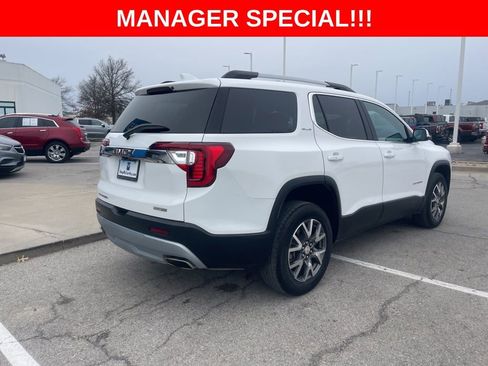 Used 2023 GMC Acadia SLE w/ Driver Convenience Package FWD image 3