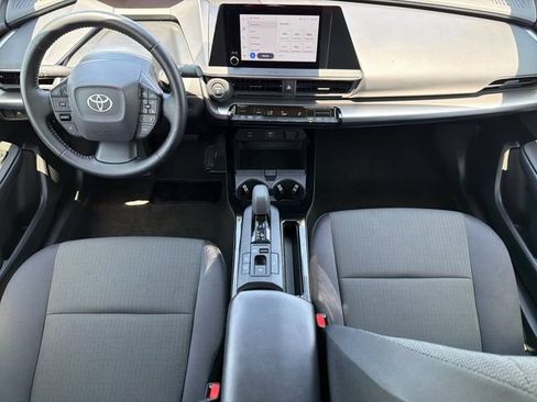 Used 2025 Toyota Prius LE FWD image 9