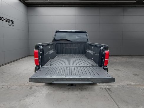 Certified 2025 Toyota Tacoma SR5 AWD/4WD image 19