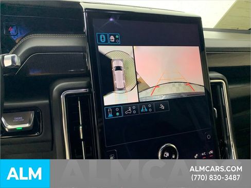 Used 2025 GMC Yukon Elevation image 24