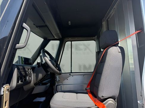Used 2024 Chevrolet Brightdrop 600 w/ Commercial Equipment Package AWD/4WD image 23