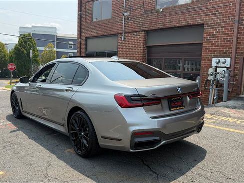 Used 2020 BMW 750i xDrive w/ Executive Package AWD/4WD image 9