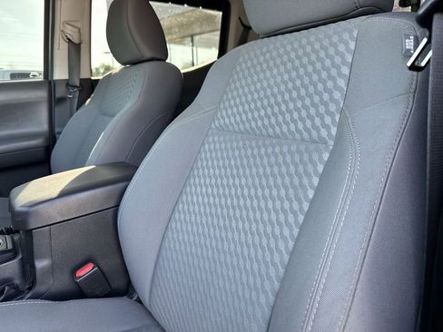 Used 2021 Toyota Tacoma SR AWD/4WD image 8