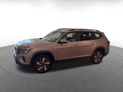 Used 2025 Volkswagen Atlas SE image 8