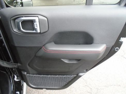 Certified 2024 Jeep Gladiator Rubicon image 9