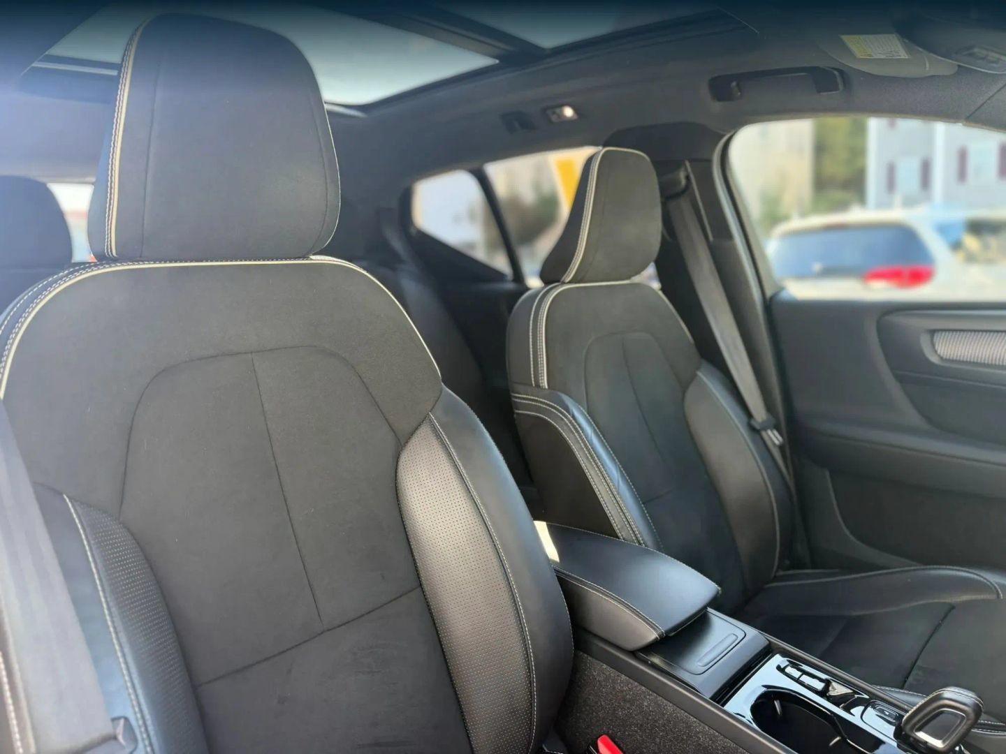 Used 2019 Volvo XC40 T5 R-Design AWD/4WD image 17