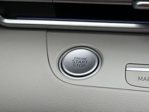 Used 2025 Hyundai Elantra Limited FWD image 10