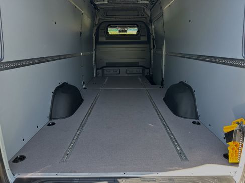 New 2024 Mercedes-Benz eSprinter 170 Cargo image 16