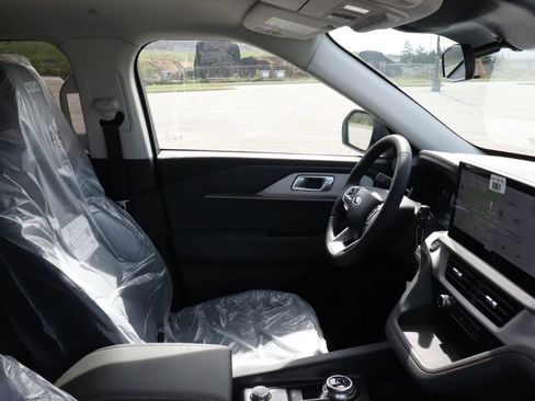 New 2026 Ford Explorer Active AWD/4WD image 10