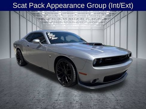 Used 2017 Dodge Challenger R/T Scat Pack RWD image 5