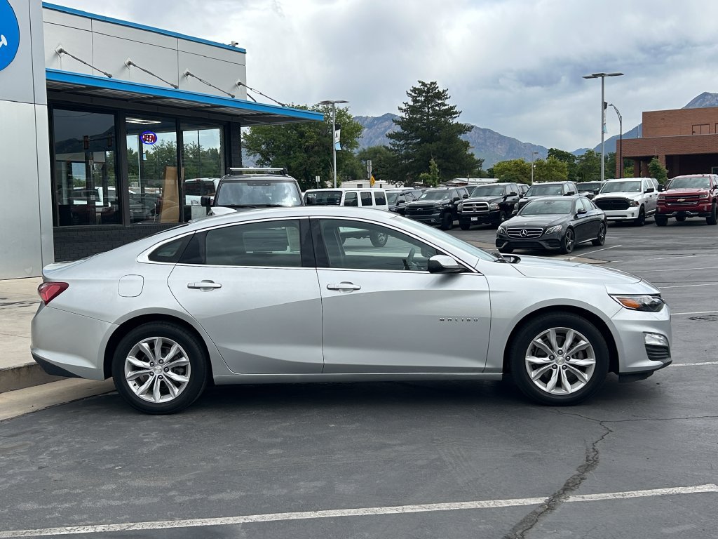 Used 2020 Chevrolet Malibu LT FWD image 2