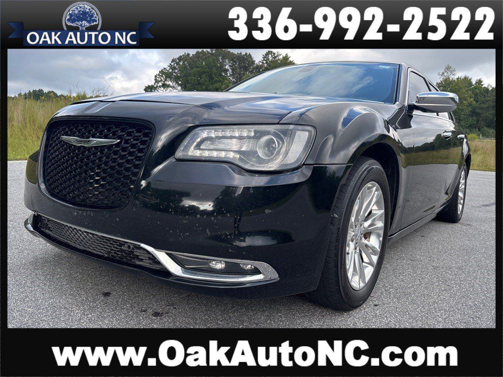 Used 2016 Chrysler 300 C RWD image 1