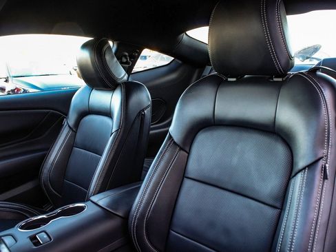 Used 2025 Ford Mustang Premium image 29