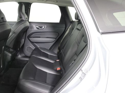 Used 2025 Volvo XC60 B5 Core AWD/4WD image 32