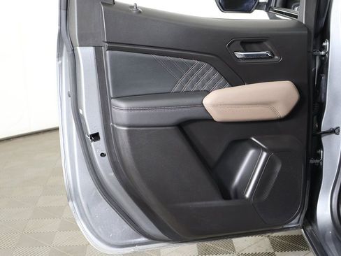 Used 2023 GMC Canyon Denali image 29