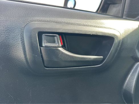 Used 2019 Toyota Tacoma SR image 32