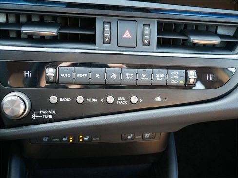 New 2025 Lexus ES 300h w/ Premium Package image 20