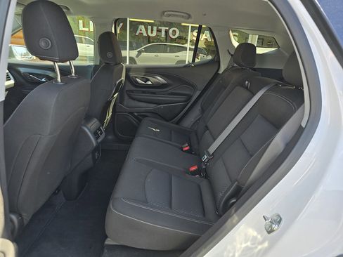 Used 2024 GMC Terrain SLE image 10