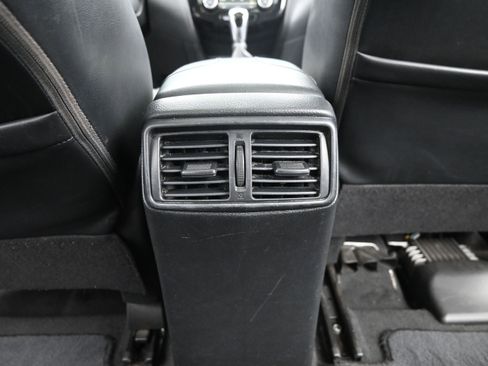 Used 2017 Nissan Rogue SL w/ SL Premium Package FWD image 14
