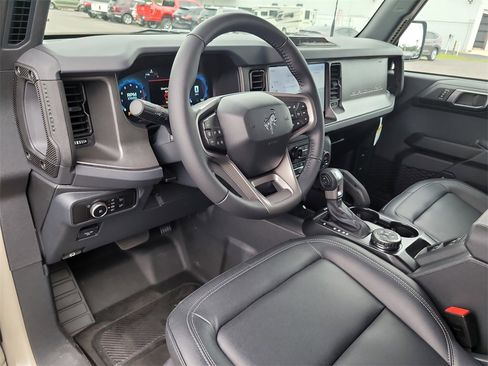 New 2025 Ford Bronco Big Bend w/ Black Diamond Package image 15